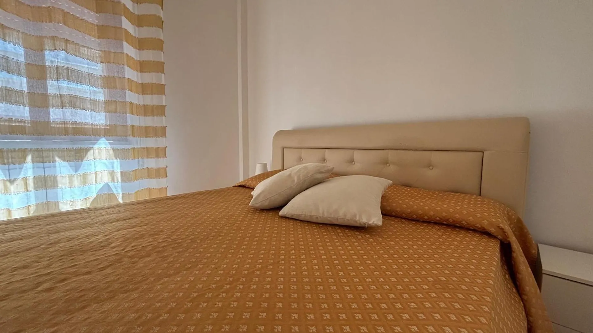 Villa Emilia Mondello Appartamento Vita Alba Con Vista Sul Mare 0*,  İtalya