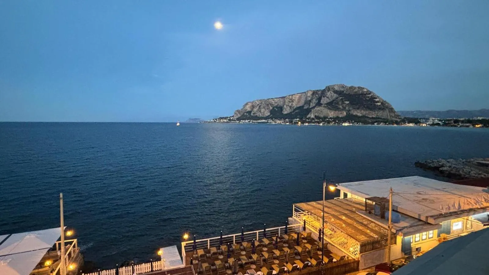 Villa Emilia Mondello Appartamento Vita Alba Con Vista Sul Mare 0*,